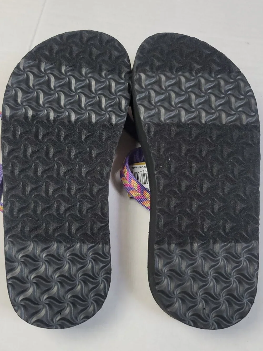 NWT Teva Kids Olowahu Flip Flops Size 1 Purple Multi Sport Sandals Comfort